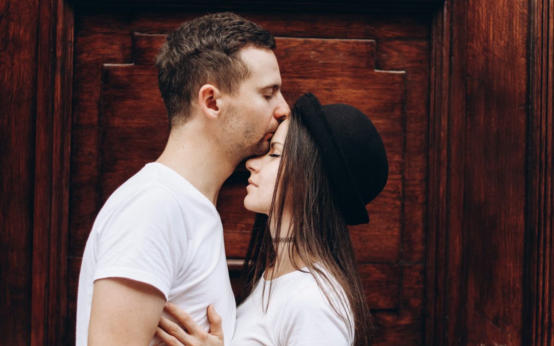 How Introverts Can Stop Overthinking Dating